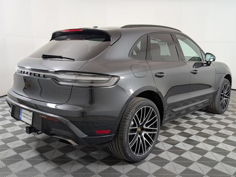 Used 2026 Porsche Macan AWD/4WD image 10