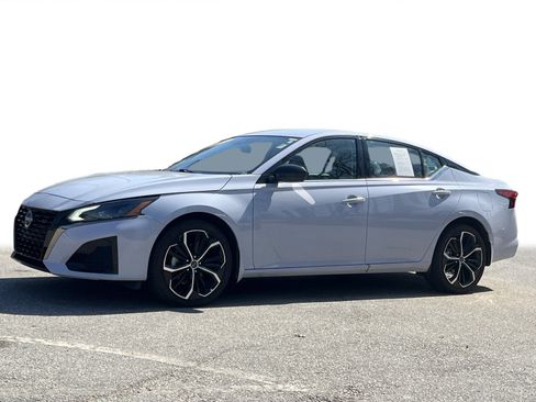 Used 2025 Nissan Altima 2.5 SR image 21