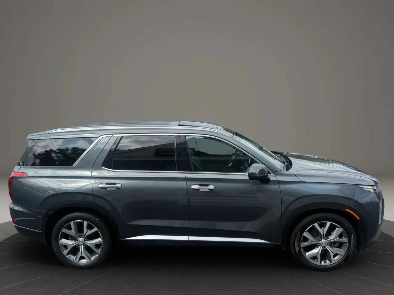 Used 2021 Hyundai Palisade SEL w/ Premium Package FWD image 5