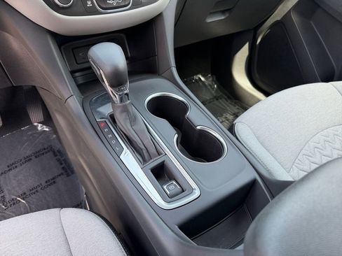 Used 2022 Chevrolet Equinox LT FWD image 18