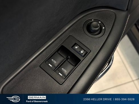 Used 2009 Dodge Challenger SRT8 RWD image 17
