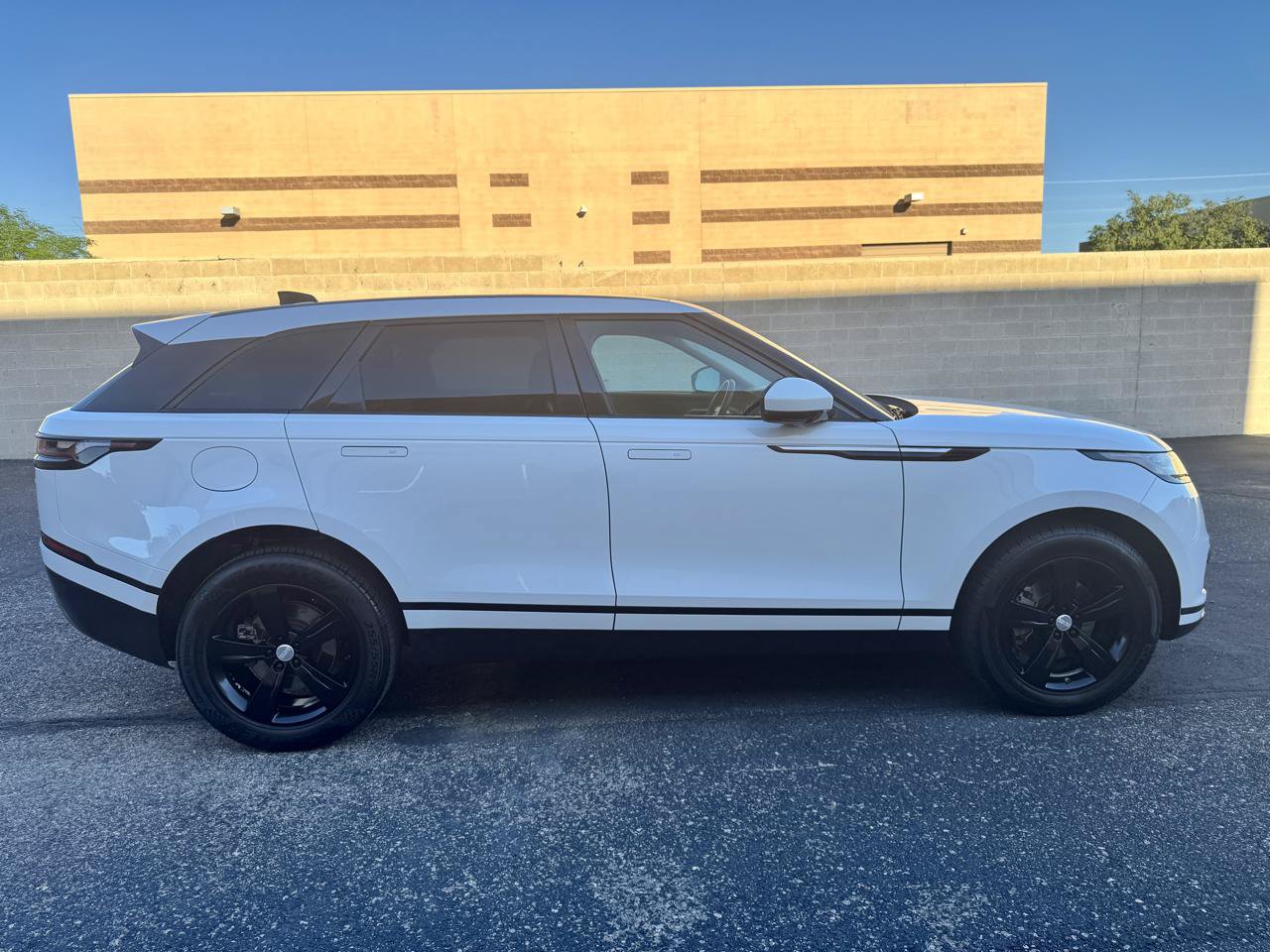 Used 2020 Land Rover Range Rover Velar S AWD/4WD image 9