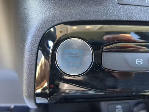 New 2026 Ford Escape SE image 63