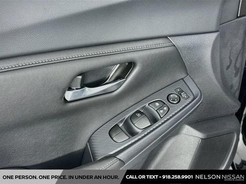 Certified 2025 Nissan Sentra SV FWD image 17