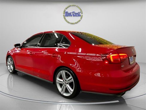 Used 2017 Volkswagen Jetta GLI image 3