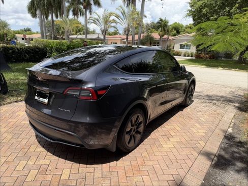 Used 2025 Tesla Model Y Long Range AWD/4WD image 5