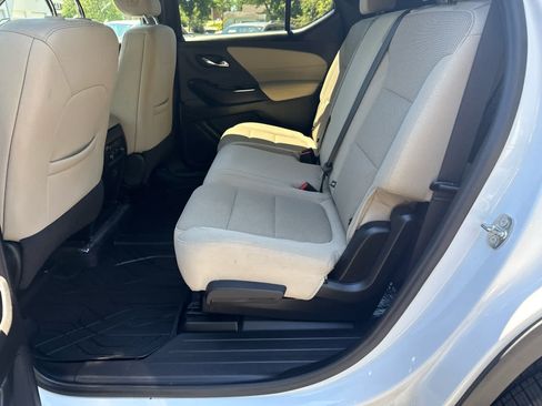 Used 2022 Chevrolet Traverse LS AWD/4WD image 13