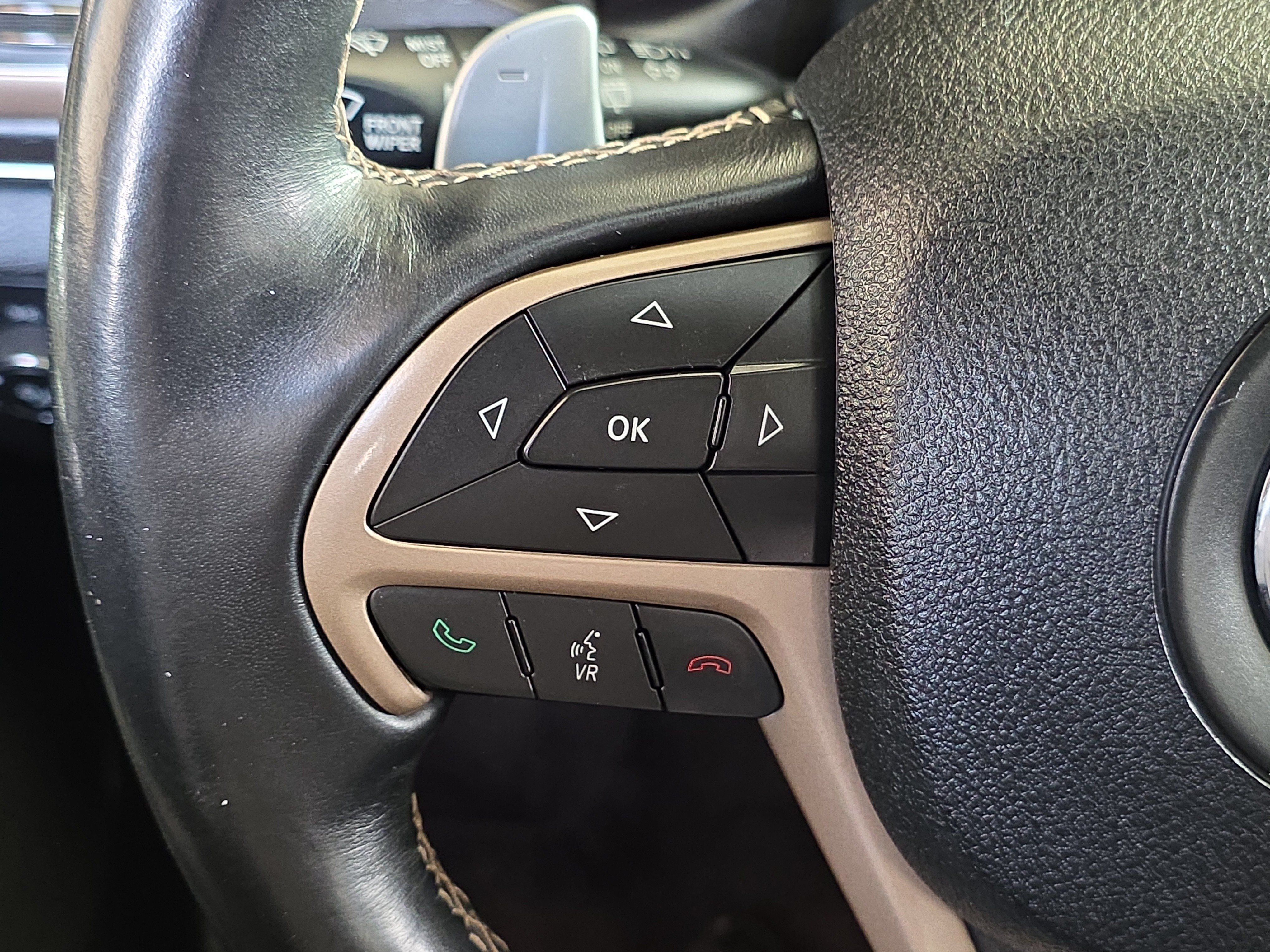 Used 2017 Jeep Grand Cherokee Limited AWD/4WD image 15