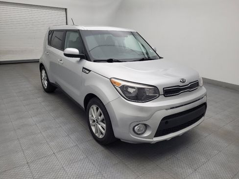 Used 2018 Kia Soul + FWD image 13