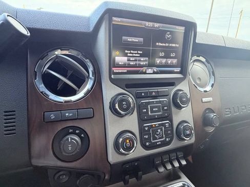 Used 2016 Ford F250 Lariat w/ Lariat Interior Package AWD/4WD image 26