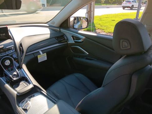 Used 2024 Acura RDX SH-AWD image 12