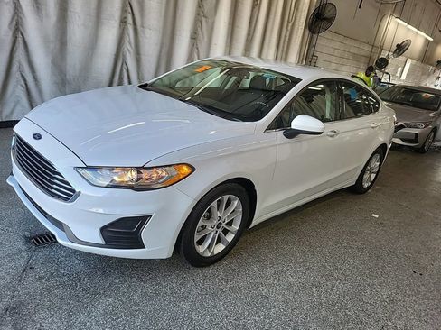 Used 2020 Ford Fusion SE FWD image 15