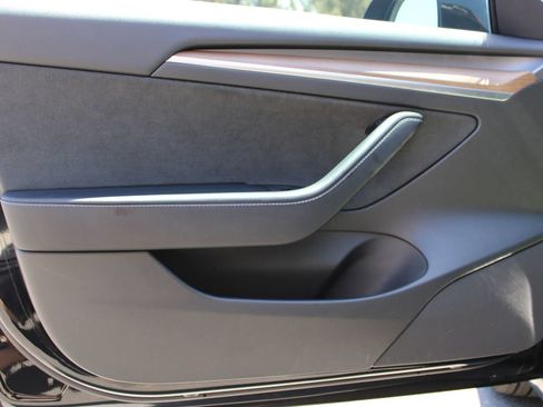 Used 2022 Tesla Model 3 Long Range AWD/4WD image 8
