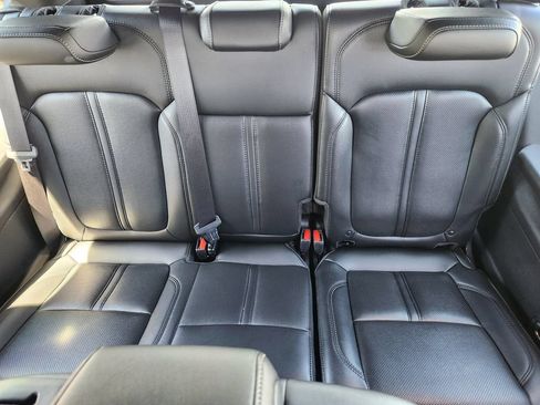 Used 2025 Jeep Wagoneer 4WD image 29