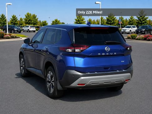 Used 2022 Nissan Rogue SV FWD image 3
