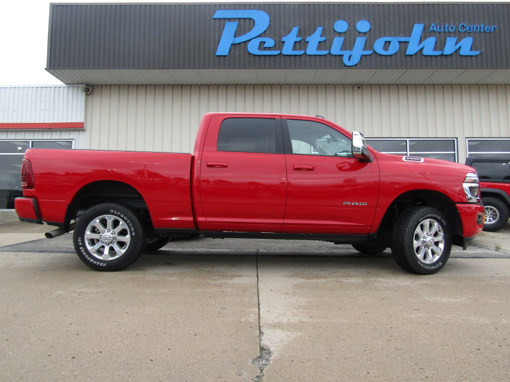 Used 2026 RAM 2500 Laramie AWD/4WD image 2
