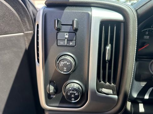 Used 2017 GMC Sierra 1500 SLT w/ SLT Premium Package AWD/4WD image 10