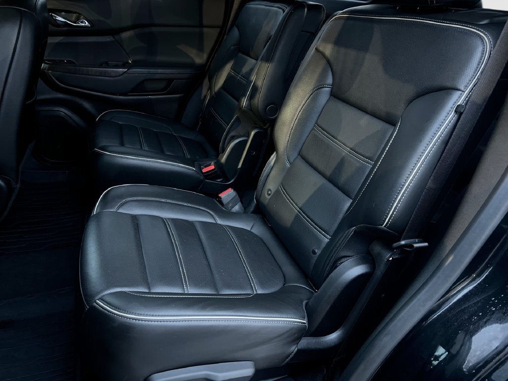 Used 2021 GMC Acadia Denali w/ Denali Ultimate Package AWD/4WD image 31