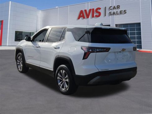 Used 2025 Chevrolet Equinox LT image 3