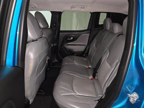 Used 2019 Jeep Renegade Latitude image 7