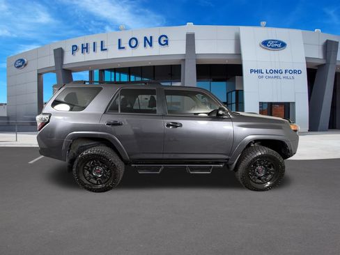 Used 2021 Toyota 4Runner Venture AWD/4WD image 6