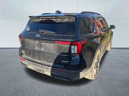 Used 2026 Ford Explorer ST-Line w/ ST-Line Street Pack image 4