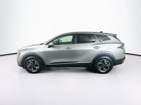 Used 2025 Kia Sportage LX FWD image 4