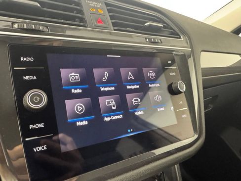 Used 2023 Volkswagen Tiguan SE w/ Panoramic Sunroof Package AWD/4WD image 19
