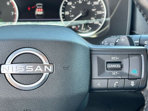 Used 2025 Nissan Rogue SV FWD image 19