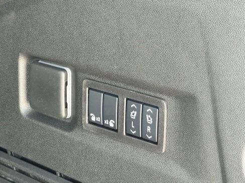 New 2025 Chevrolet Suburban Premier image 15