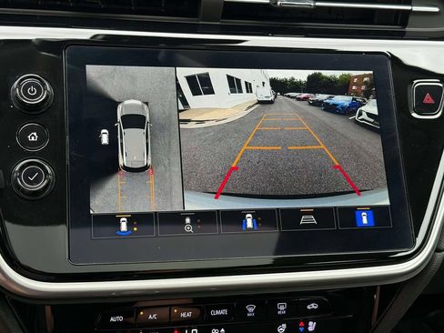 Used 2023 Chevrolet Bolt EUV Premier w/ Sun & Sound Package FWD image 7