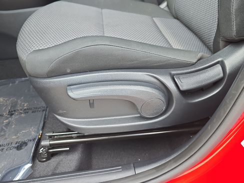 Used 2025 Kia Soul LX FWD image 20