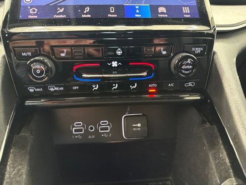 Used 2021 Jeep Grand Cherokee L Limited AWD/4WD image 35