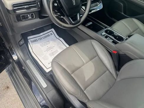 Used 2025 Lincoln Corsair AWD w/ Jet Appearance Package image 10