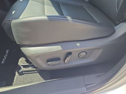 Certified 2025 Nissan Rogue SV w/ SV Premium Package FWD image 21