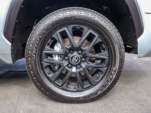 Used 2026 Toyota Tundra Limited AWD/4WD image 12