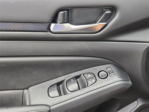 New 2025 Nissan Altima 2.5 SV image 28
