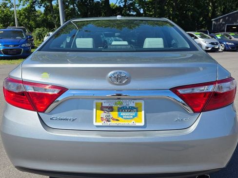 Used 2015 Toyota Camry XLE w/ Moonroof Package FWD image 6