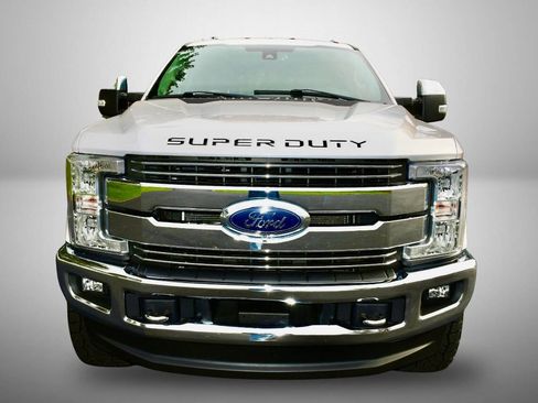 Used 2019 Ford F250 Lariat w/ Lariat Ultimate Package AWD/4WD image 9