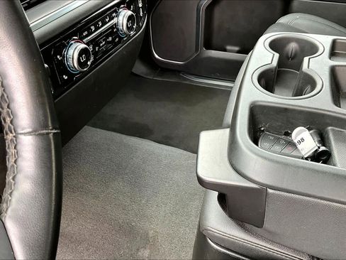 Used 2025 GMC Sierra 1500 SLT image 17