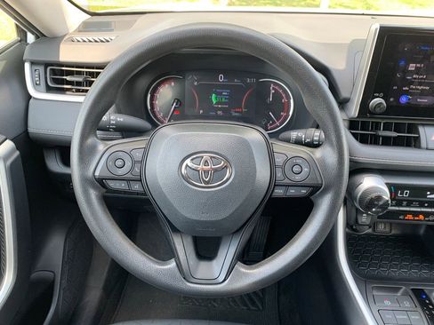 Used 2025 Toyota RAV4 XLE w/ Convenience Package FWD image 12