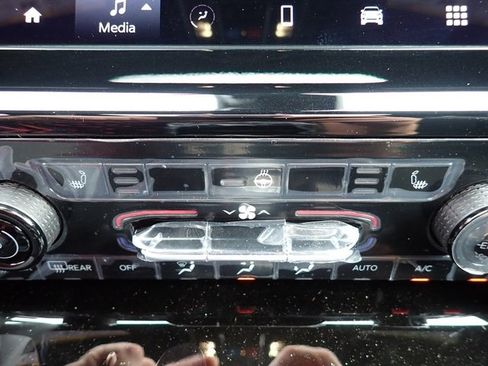 New 2025 Jeep Grand Cherokee L Altitude image 19