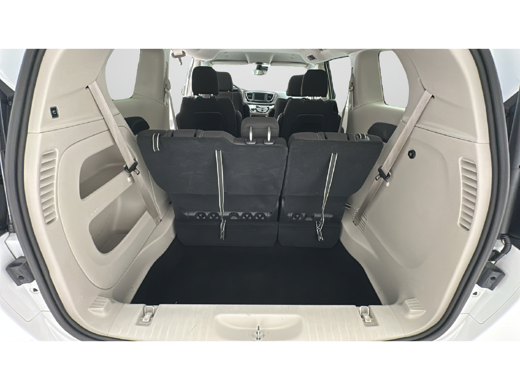 Used 2023 Chrysler Voyager LX FWD image 21
