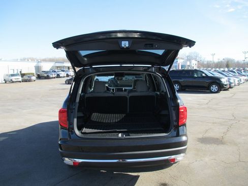 Used 2018 Honda Pilot Touring image 5