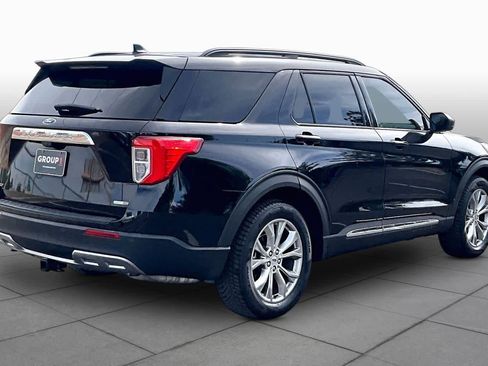Used 2020 Ford Explorer XLT w/ Equipment Group 202A image 12