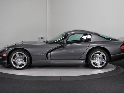 Used 2002 Dodge Viper GTS RWD image 6