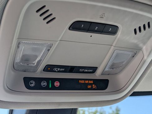 Used 2020 Chevrolet Traverse RS image 23