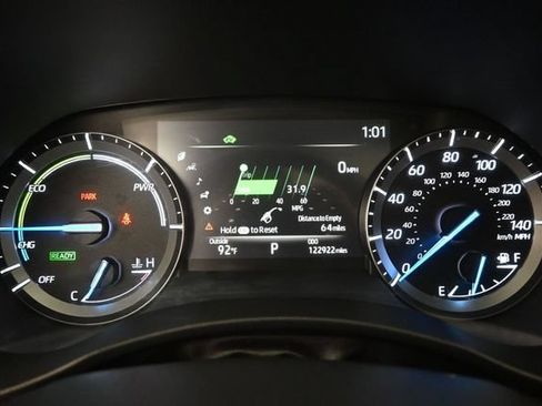 Used 2020 Toyota Highlander XLE AWD/4WD image 12