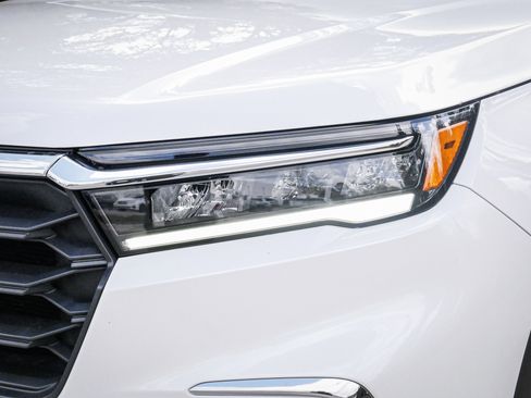 Used 2025 Honda Pilot EX-L image 6