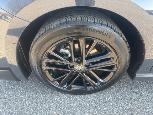 Used 2025 Toyota Camry SE image 11